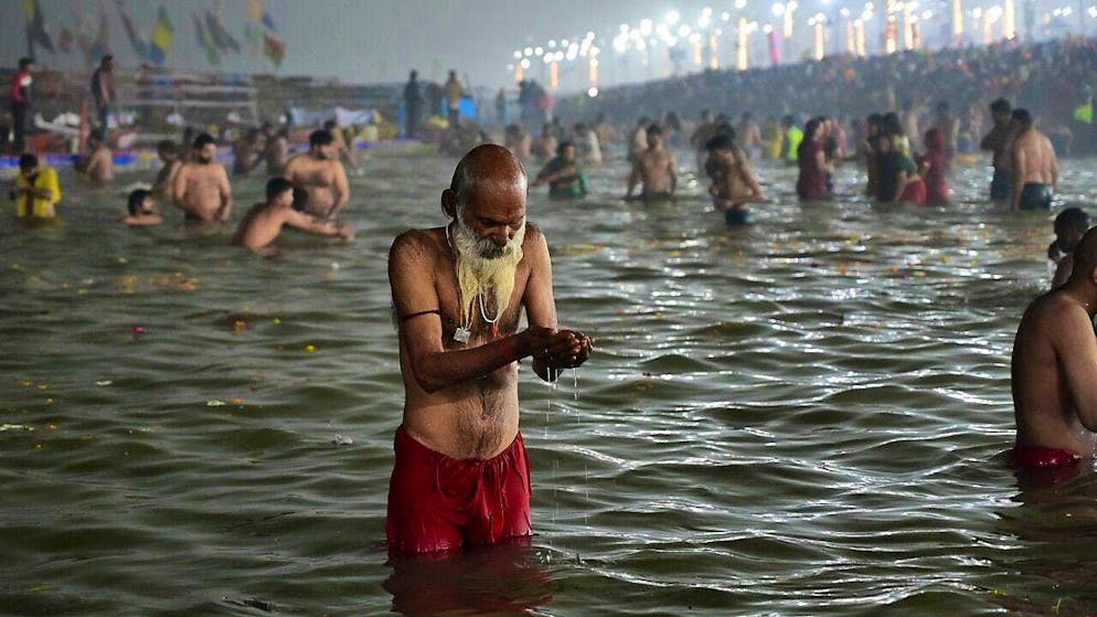 Devotees gather in Prayagraj. Photo: Prabhat Kumar Verma/ZUMA Press Wire/dpa