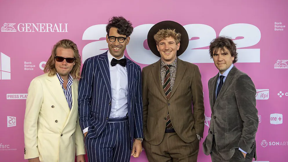 Band break-up after 20 years. Pegasus loses two band members