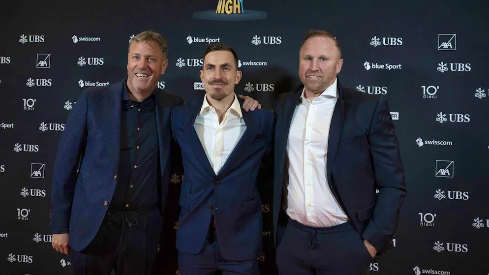 A Lausanne trio is also on site: sporting director Stephane Henchoz, Olivier Custodio and coach Ludovic Magnin.