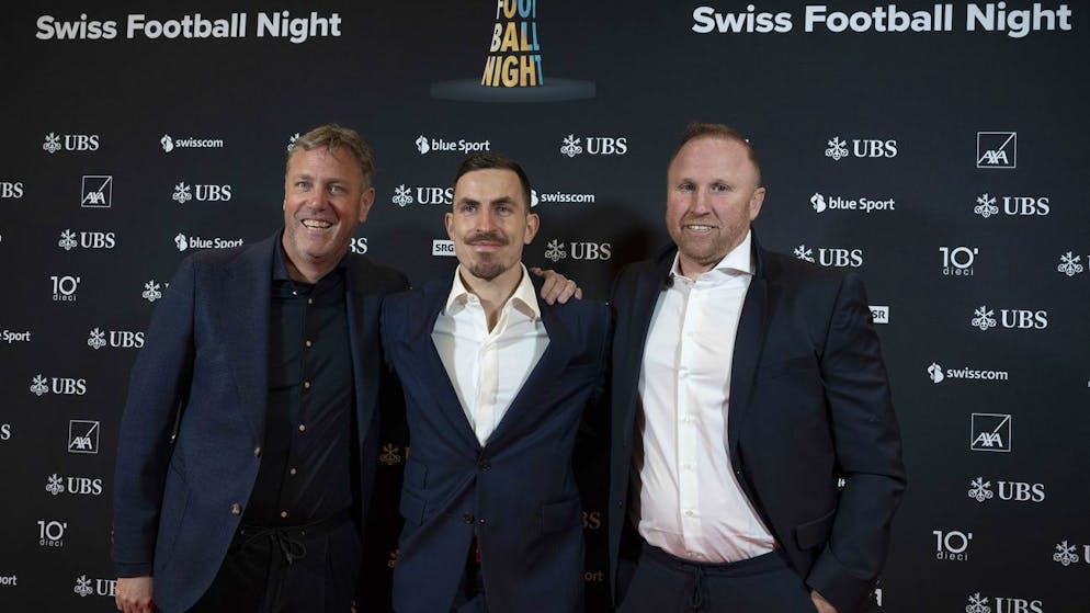 Ludovic Magnin an der Swiss Football Night mit Sportchef Stephane Henchoz und Mittelfeldspieler Olivier Custodio.