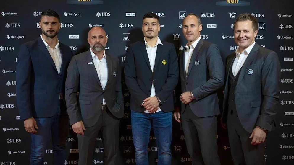 The YB group with Loris Benito, coach Giorgio Contini, Filip Ugrinic, sporting director Steve von Bergen and co-owner Christoph Spycher.