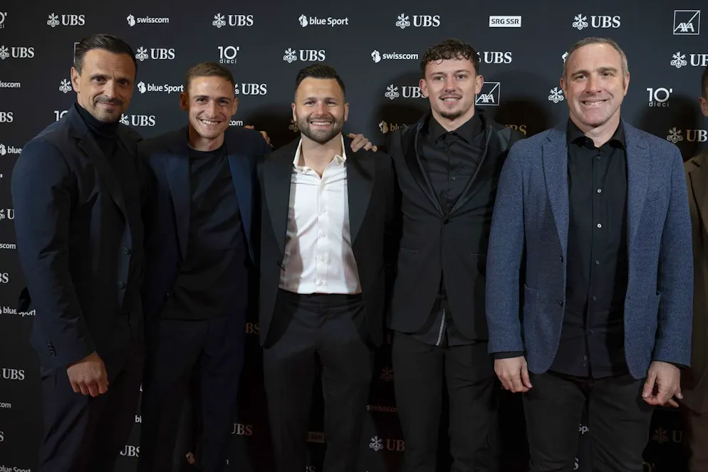 Die Lugano-Delegation an der Swiss Football Night: Sportchef Carlos da Silva, Mattia Bottani, Renato Steffen, Daniel Dos Santos und Trainer Mattia Croci-Torti. 