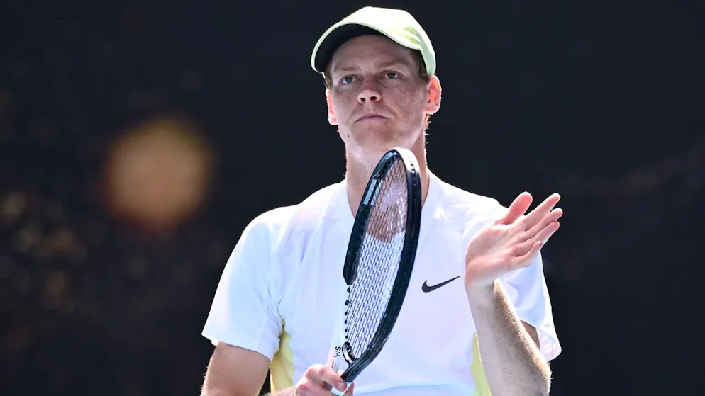 Open d'Australie. Jannik Sinner passe, Stefanos Tstsipas à la trappe !