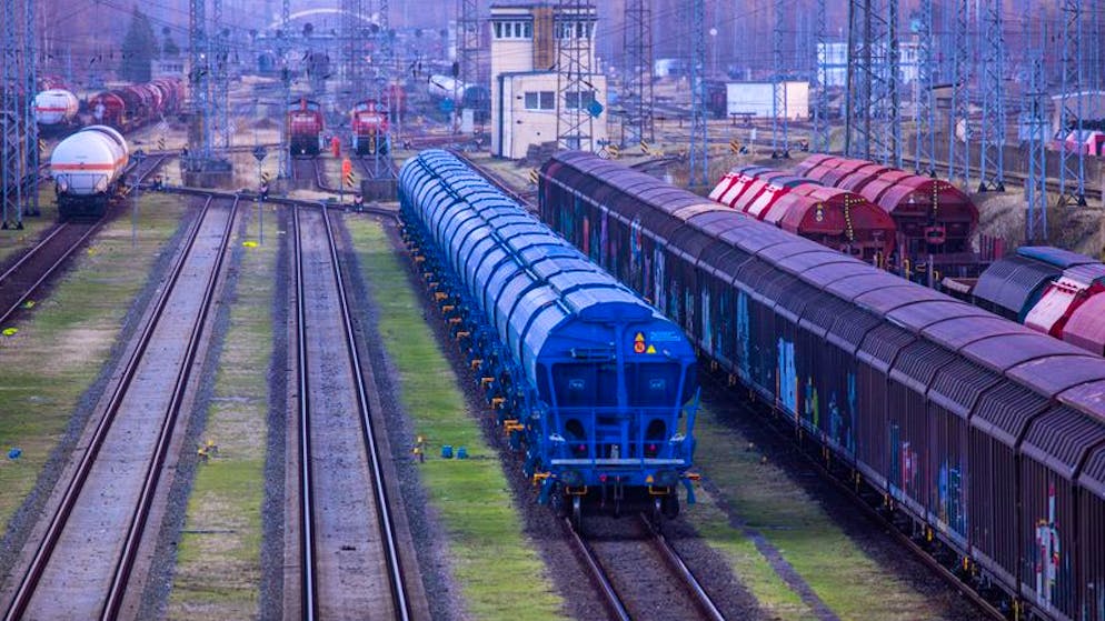 Der Güterzug war nicht mit Gefahrgut beladen und stoppte vermutlich automatisch, als der Lokführer einschlief.
