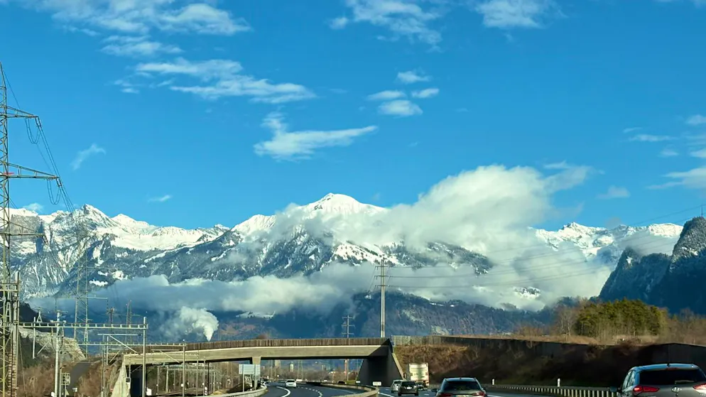 Ce mois de janvier 2025 nous offre des journées d'hiver claires et des paysages magnifiques. (Photo réalisée à Sargans (SG))