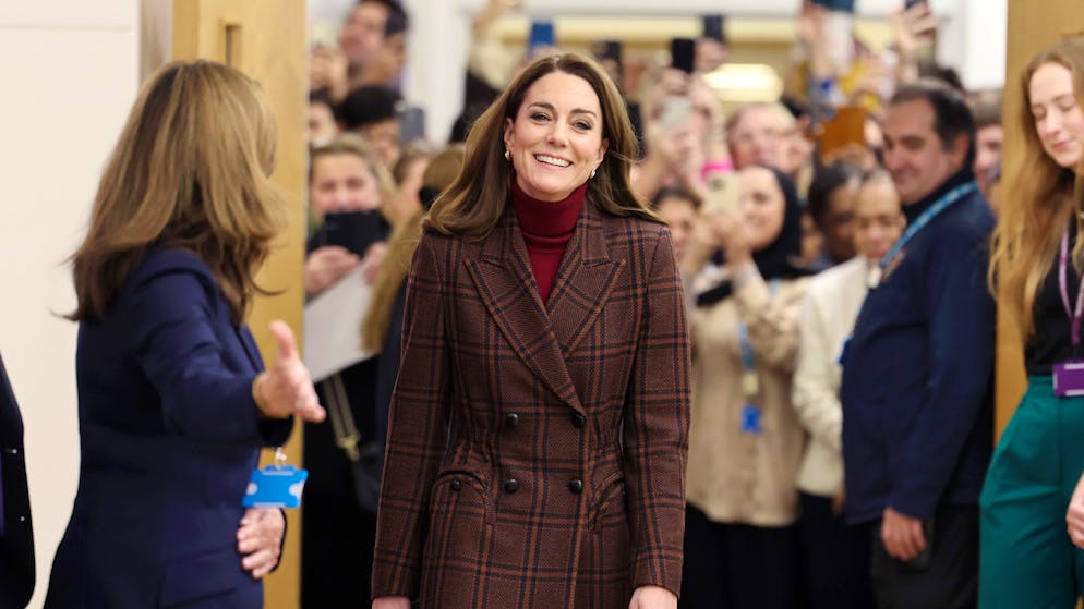 In segno di gratitudine. La principessa Kate fa visita all'ospedale dove è stata curata per il cancro