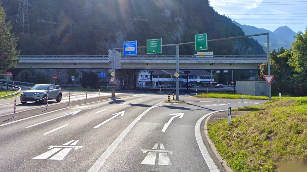1800 franc fine. Tourist drives in the wrong direction on the A4 and suddenly turns around