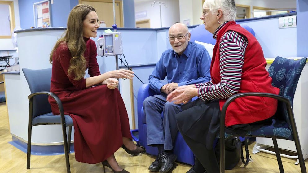 Journée pleine d'émotion. La princesse Kate rend visite à l'hôpital où elle a été soignée