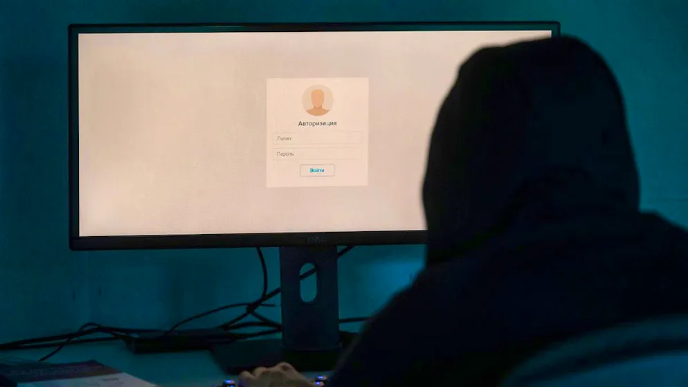 The accused ordered goods on the Internet under a false name. The main victims were initially Neuchâtel cantonal parliamentarians. (symbolic image)
