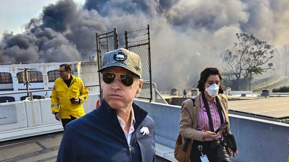 Gouverneur de Californie. «Musk encourage le pillage avec ses mensonges»