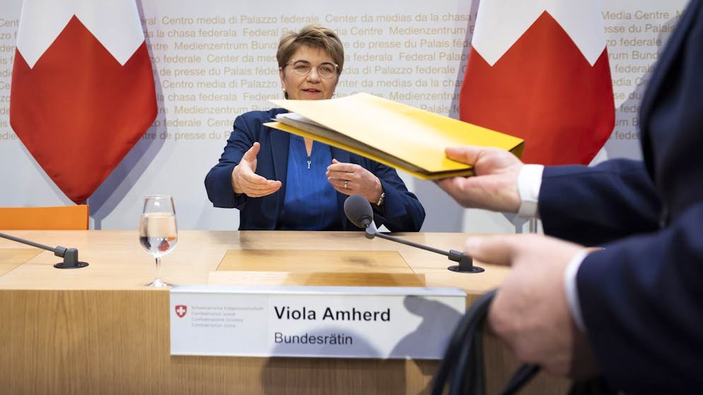 Svizzera. Viola Amherd annuncia le sue dimissioni dal Consiglio federale