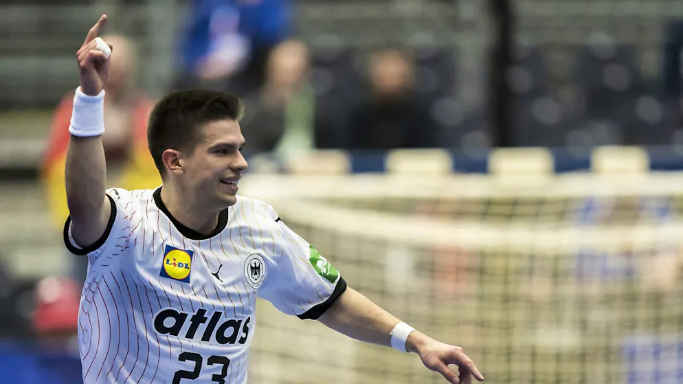 Erfolgreicher Turnierstart: Deutschlands Handballer um Renars Uscins