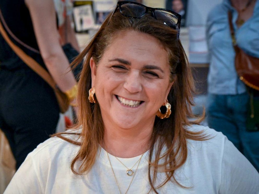 «Je me suis absentée parce qu'on m'a diagnostiqué une petite maladie qui malheureusement à terme rend sourd, et donc il a fallu que je me fasse opérer», a-t-elle confié au micro de l'émission d'Europe 1.