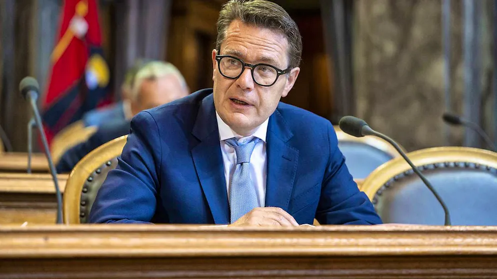 Are these the successors to Viola Amherd?. Benedikt Würth has been a member of the Council of States since 2019. He was considered the top favorite - but on 17 January he withdrew.