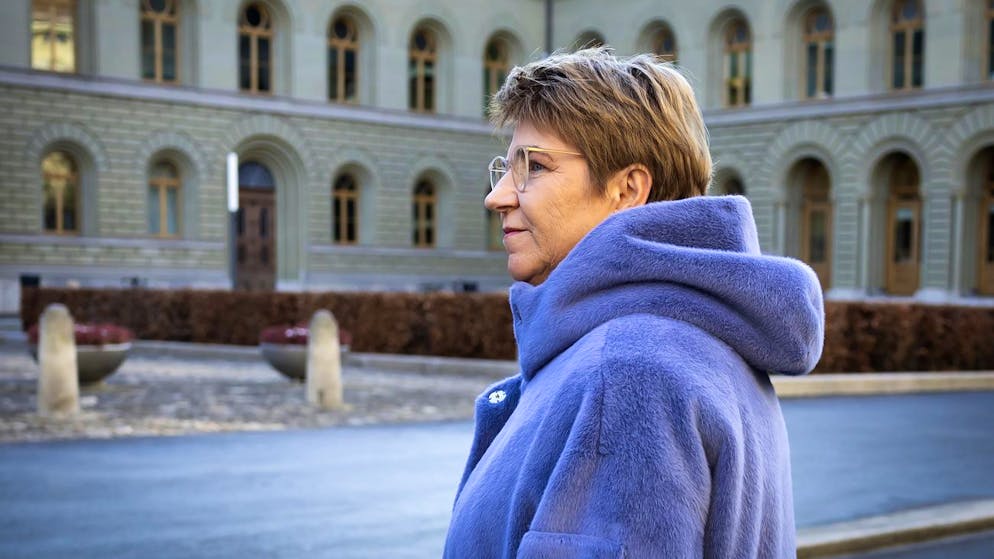 Démission d'Amherd. Surprise, remerciements et critiques