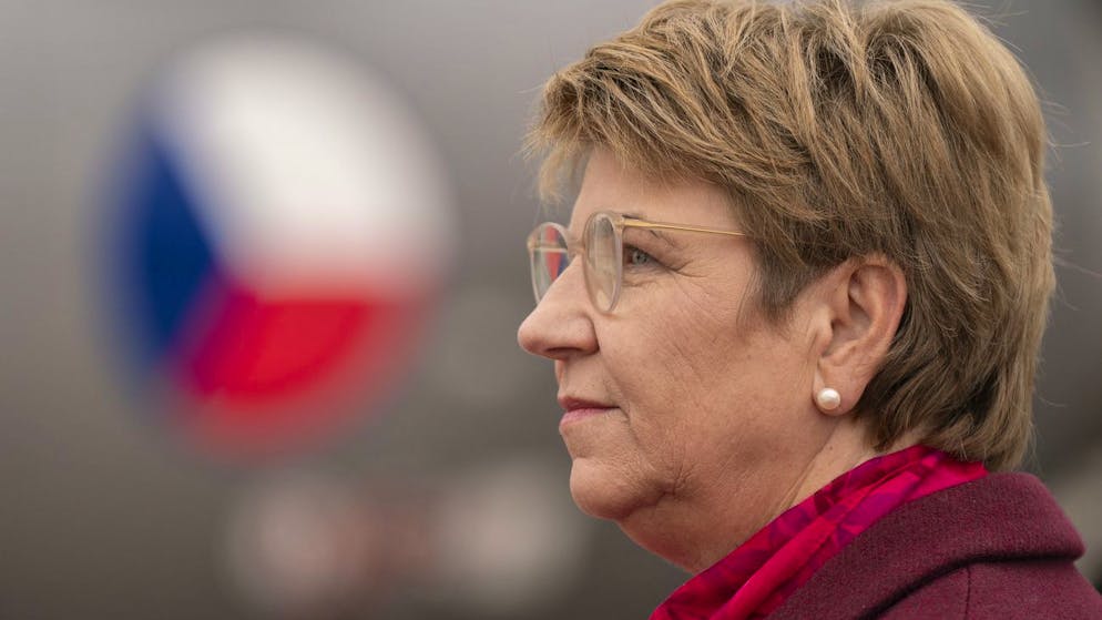 Départ d'Amherd. La presse réagit: «Ministre en téflon», «Victoire pour l'UDC», «Elle en a assez»