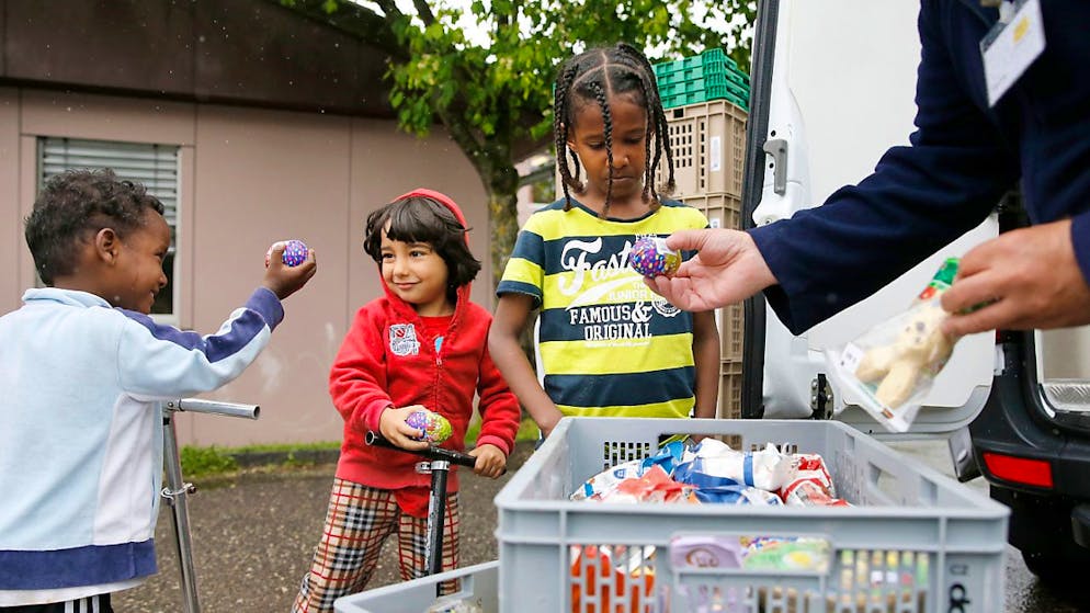 Die Schweizer Tafel hat im vergangenen Jahr 7655 Tonnen Lebensmittel und Non-Food-Artikel vor dem Müll gerettet und gratis an Bedürftige verteilt. (Archivbild)