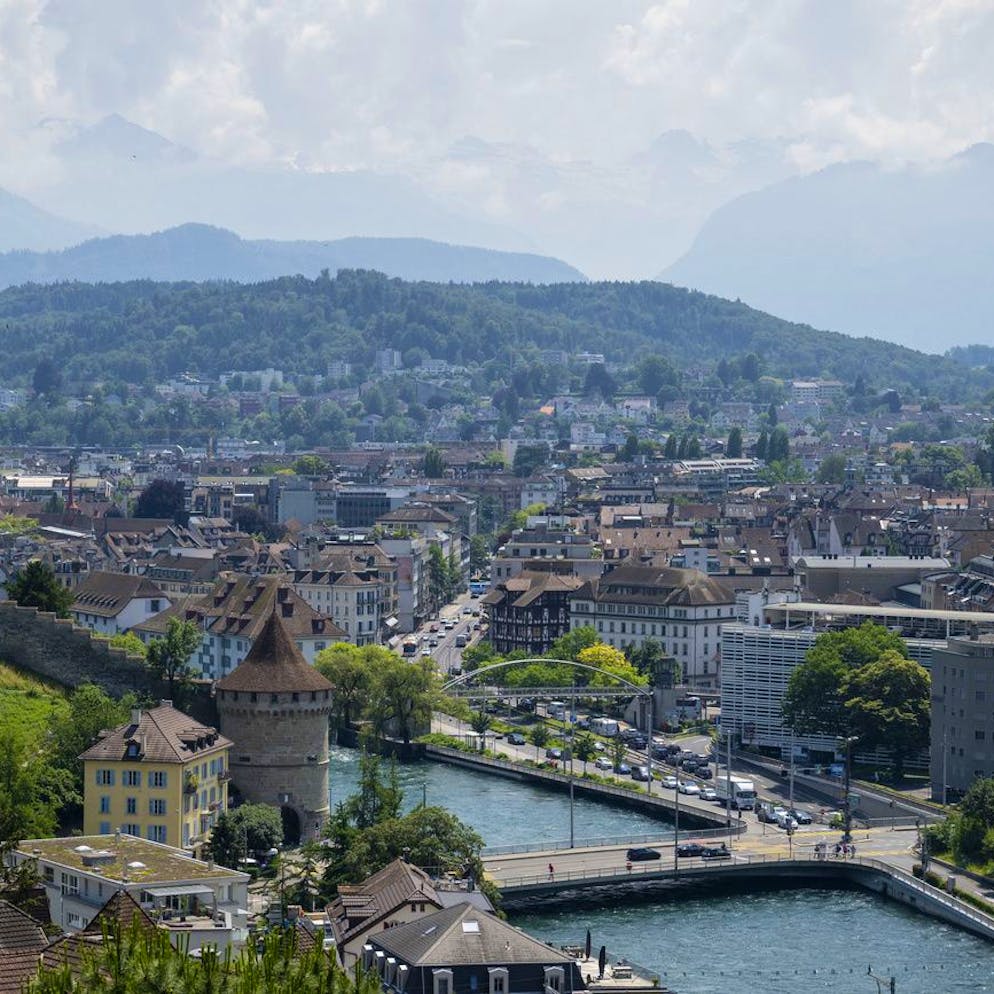 Upgrade für knapp 200'000 Franken. Luzern leistet sich zwei neue Luxusautos für die Staatsflotte