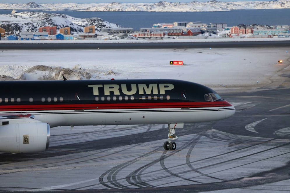 Un avion transportant Donald Trump Jr. arrive à l'aéroport de Nuuk, au Groenland, le 07 janvier 2025. Donald Trump Jr. est en visite privée dans le territoire danois autonome du Groenland. 