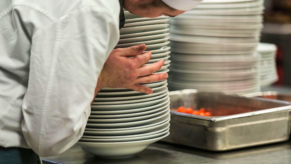 Im Gastgewerbe steigen die Mindestlöhne per 1. Februar. (Archivbild)