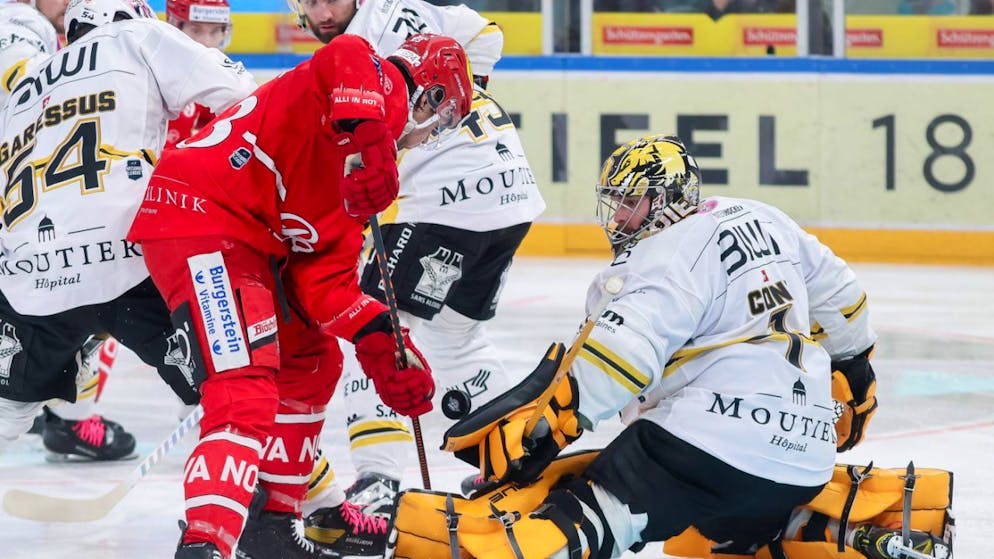 Biel siegt im Kantonalderby, und das sogar auswärts - Gallery. Mit Geduld zum Sieg: Die Rapperswil-Jona Lakers mit Captain Nico Dünner schafften die Entscheidung gegen Ajoie im Schlussdrittel