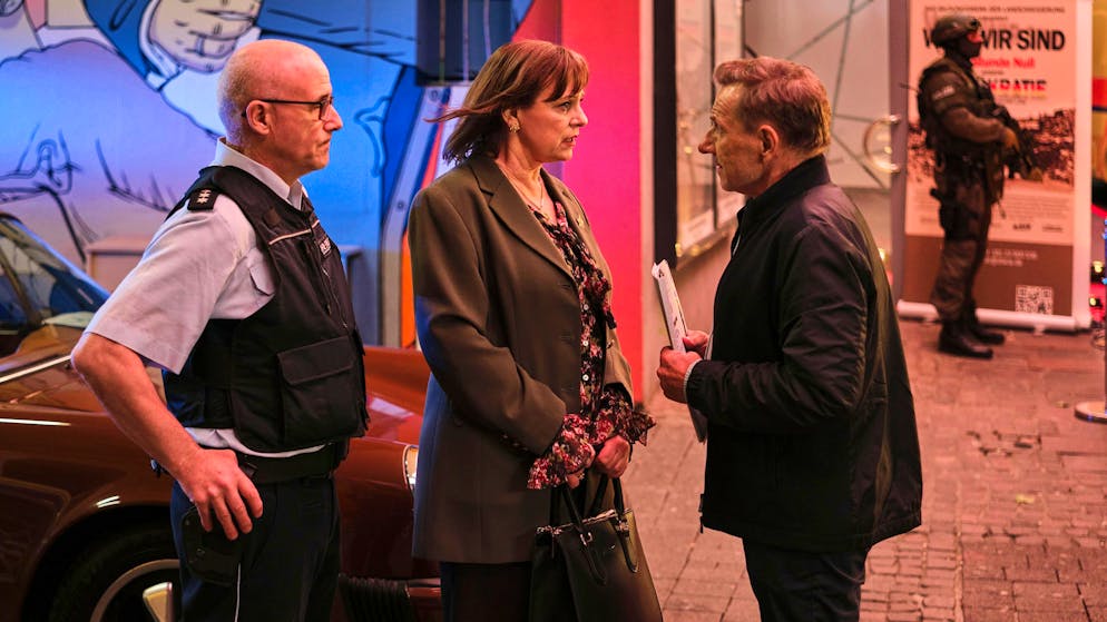 Gab es Geiselnahmen durch Rechtsextreme in der Schweiz?. Anwältin Milagros von Wellersdorf (Heike Hanold-Lynch) vertritt die Häftlinge, deren Freilassung erpresst werden soll. Thorsten Lannert (Richy Müller) hofft trotzdem auf ihre Mitarbeit.