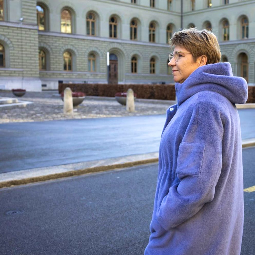 blue News Leser*innen zum Amherd-Rücktritt. «Jetzt soll die SVP mal beweisen, dass sie es im VBS besser kann»