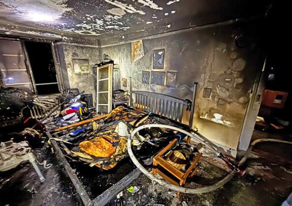Das Schlafzimmer brannte völlig aus. 