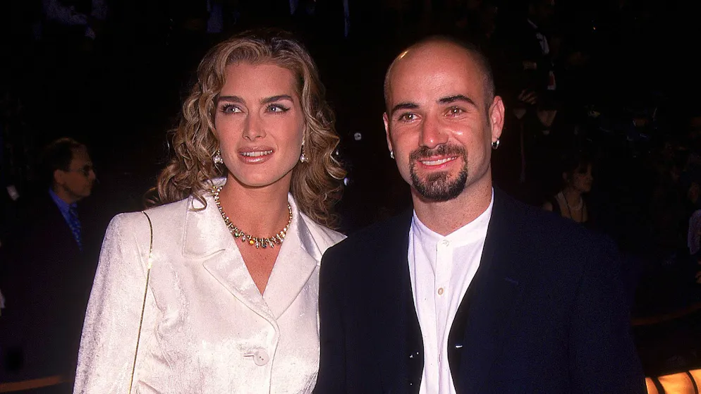 Brooke Shields und Andre Agassi waren von 1997 bis 1999 verheiratet. Ihre Ehe schien nur in der Öffentlichkeit problemlos zu verlaufen.
