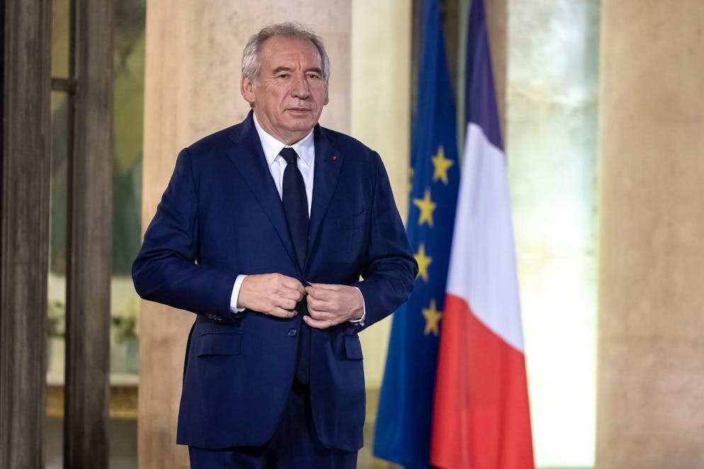 epa11829017 French Prime Minister Francois Bayrou arrives to attend a state dinner on the occasion of the Angolan president's visit, at the Elysee Palace in Paris, France, 16 January 2025. EPA/CHRISTOPHE PETIT TESSON