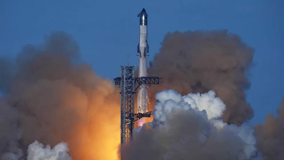 Die Mega-Rakete Starship von SpaceX hebt zum Testflug ab.
