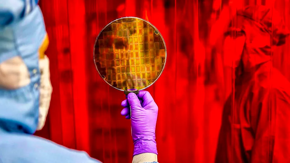 Chip manufacturer TSMC can benefit from the continuing high demand for AI chips. (symbolic image)
