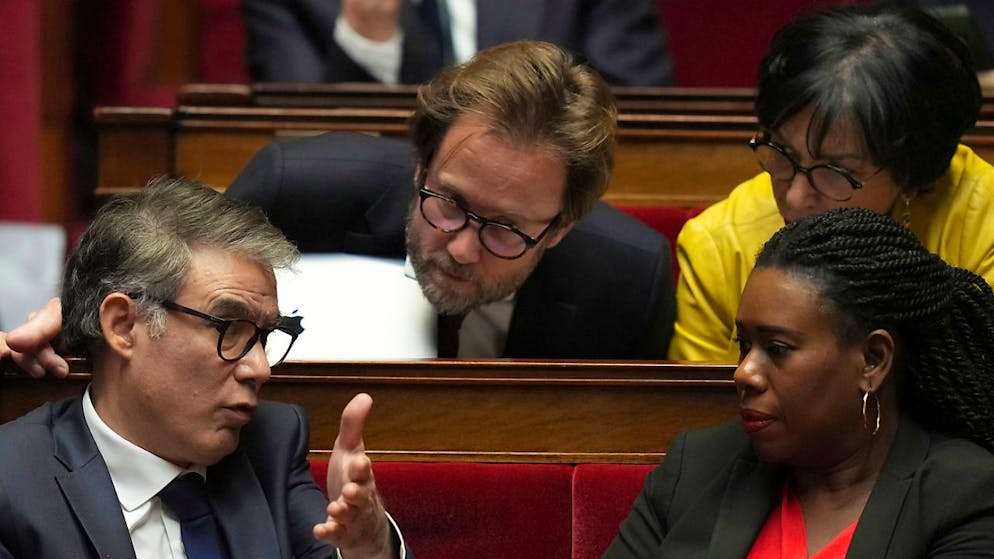 Francia. I socialisti non voteranno la sfiducia a Bayrou