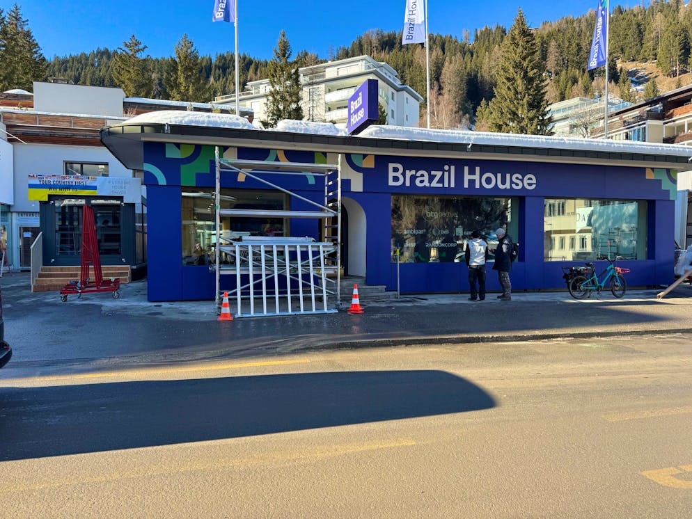 Davos WEF Umbau. Hier entsteht etwa das «Brazil House»