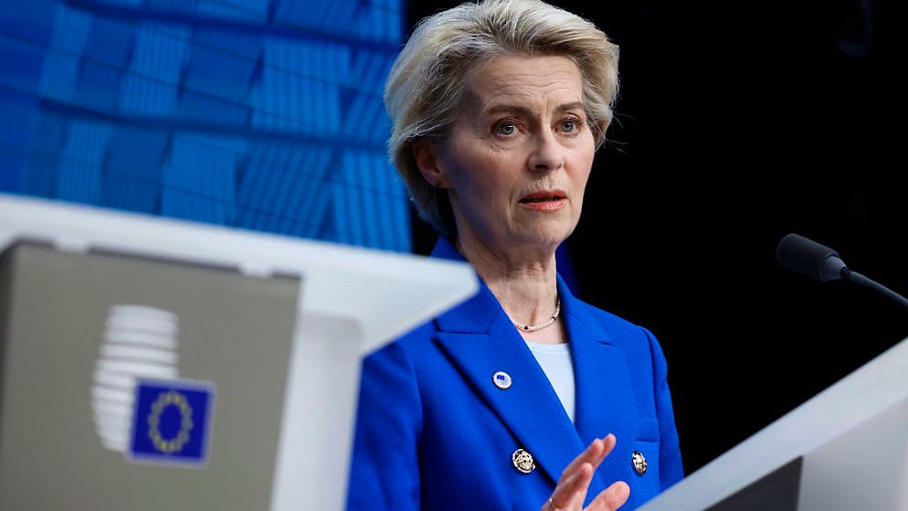 ARCHIV - Die Präsidentin der Europäischen Kommission, Ursula von der Leyen, spricht auf einer Pressekonferenz. Foto: Omar Havana/AP/dpa/Archivbild