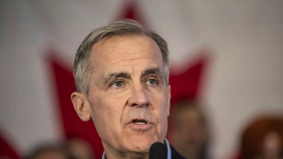 Mark Carney se présente comme un outsider qui ne vient pas du sérail politique et qui promet de remettre l'économie canadienne «sur les rails».
