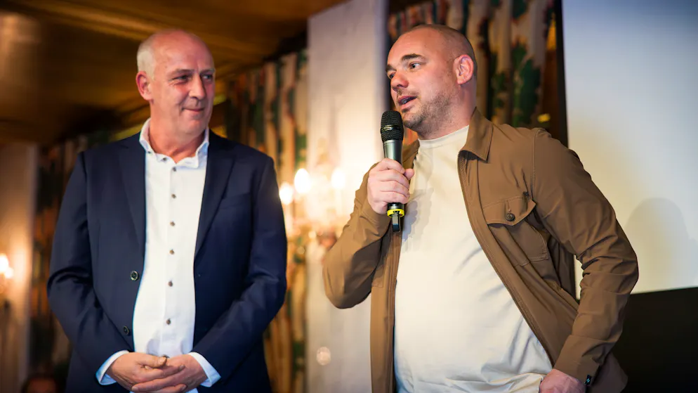 Auch die holländische Fussball-Ikone Wesley Sneijder (rechts) war Teil der Fussball-WM in Arosa.
