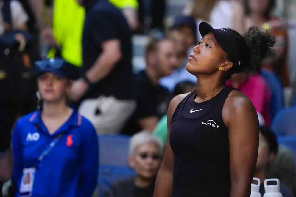 Naomi Osaka kann die Drittrunden-Partie gegen Belinda Bencic nicht zu Ende spielen.
