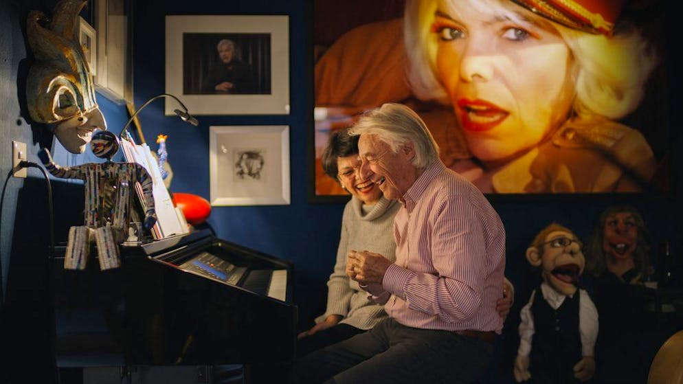 Emil. Inséparables, Emil et sa femme Niccel partagent tout.