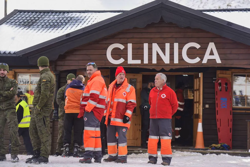 Astun. Des équipes médicales et d'urgence au complexe d'hiver d'Astun, en Aragon, dans le nord de l'Espagne, le 18 janvier 2025