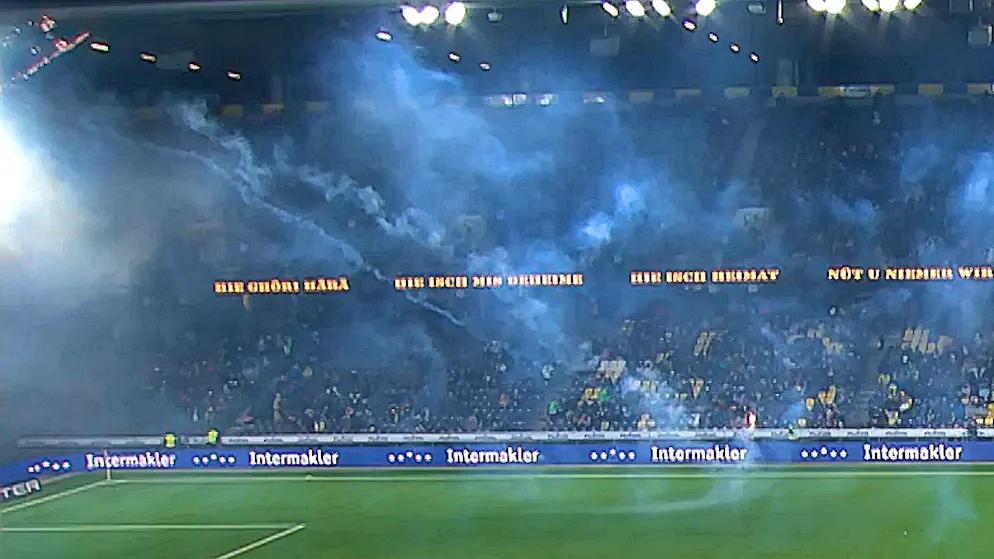 Zwischenfall vor Anpfiff im Wankdorf. Winti-Chaoten schiessen Feuerwerk ins Publikum