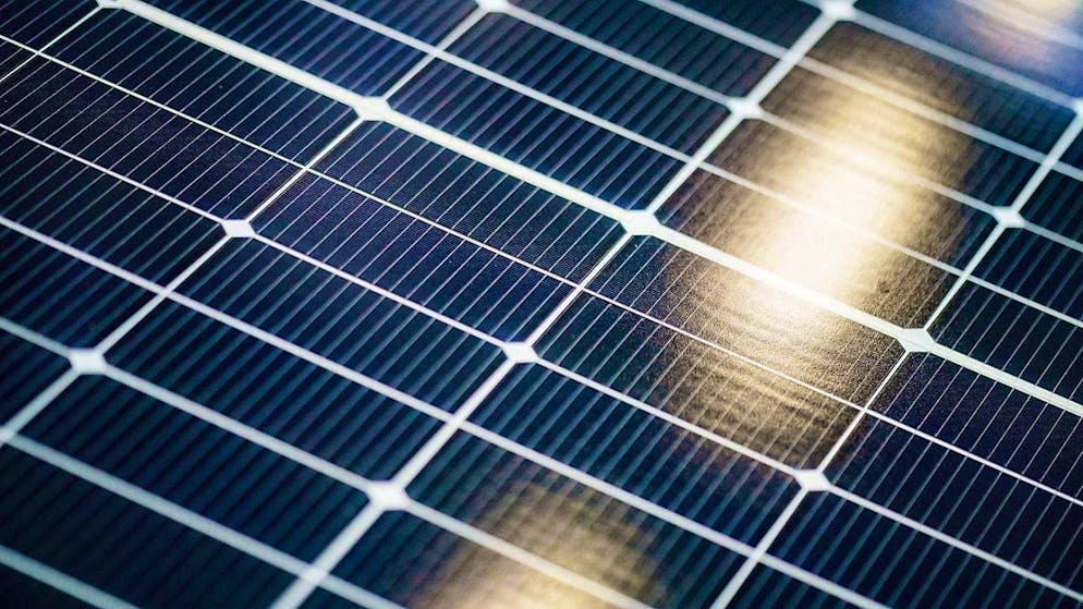 The solar company Meyer Burger is in danger of running out of light. Now the company has been able to secure additional funds.