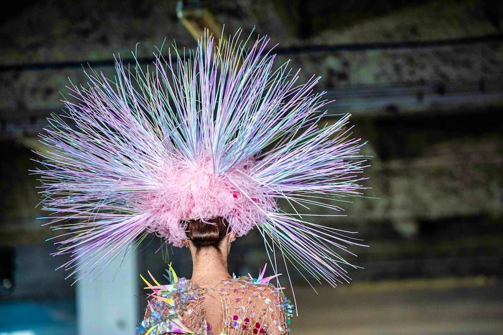 Il vallesano Kevin Germanier vestirà i presentatori dell'ESC di Basilea. Dalla collezione primavera/estate 2024 di Germanier alla Settimana della moda di Parigi.