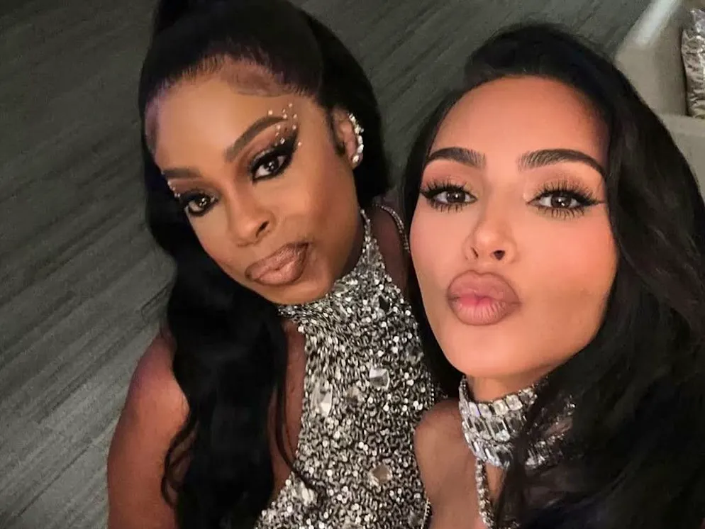 Niecy Nash ne tolérera pas que l'on dise du mal de Kim Kardashian, sa co-star dans la mini série All's Fair.