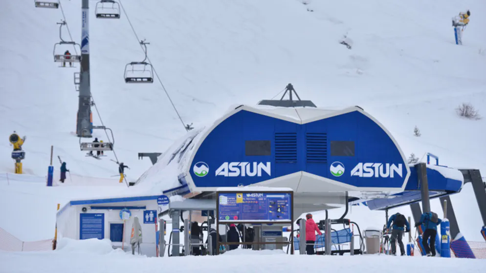 Construction collapses. Chairlift accident in the Pyrenees - several seriously injured