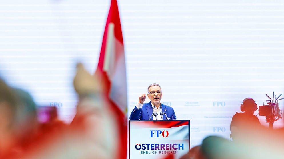 Der österreichische FPÖ-Vorsitzende Herbert Kickl spricht beim Neujahrstreffen der FPÖ. Foto: Tobias Steinmaurer/APA/dpa