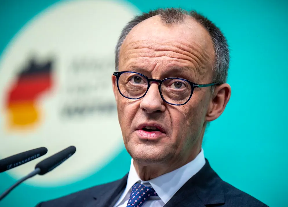 Friedrich Merz, qui appelle dans ses discours à plus d'intégration européenne, espère que «ce qui se passe à Washington lundi accélérera nos efforts».