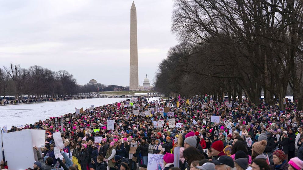 In strada sostenitori e non. Washington blindata si prepara al giuramento di Donald Trump