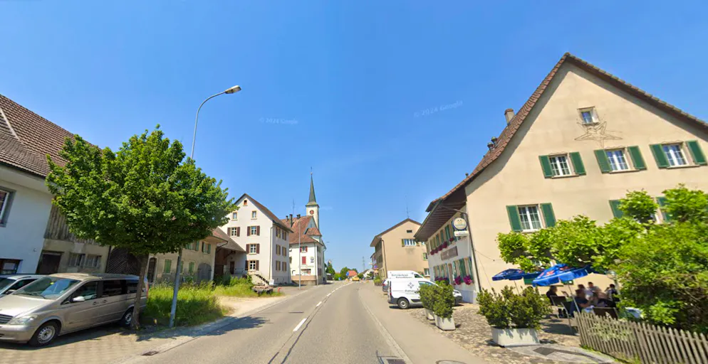 Der Vorfall hat sich auf der Hauptstrasse in Eiken AG ereignet.