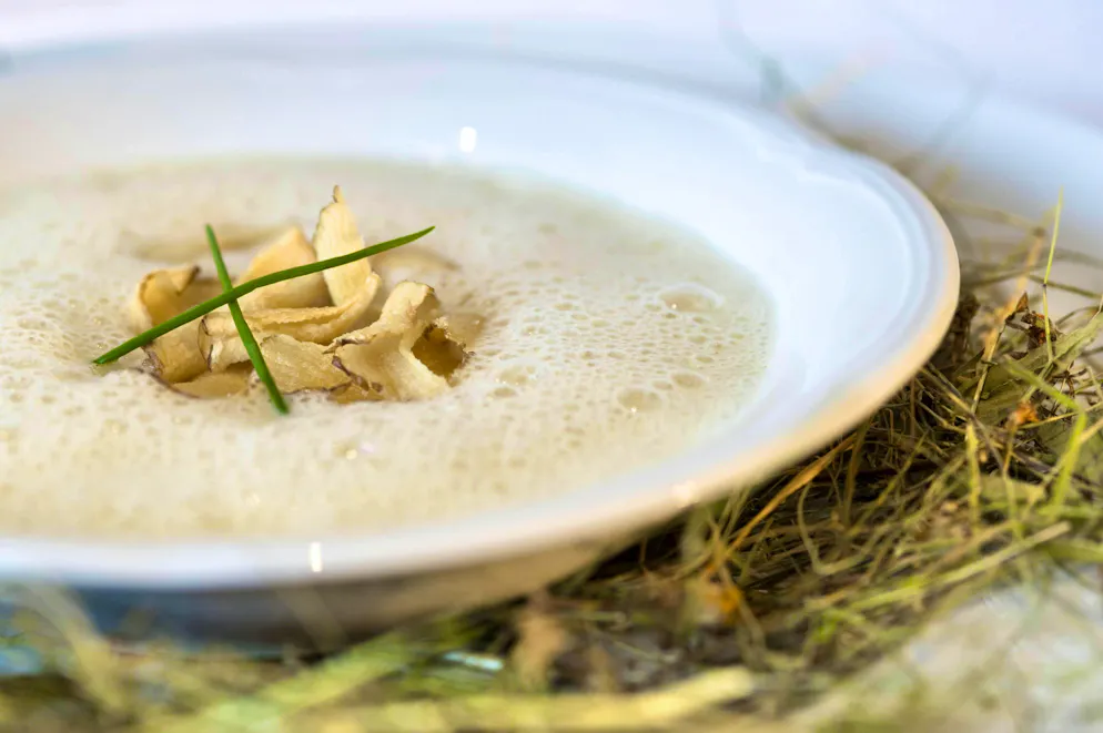 With hay soup, Switzerland makes it into the "TasteAtlas" ranking of the worst traditional dishes for the first time. A total of six Swiss dishes are listed.